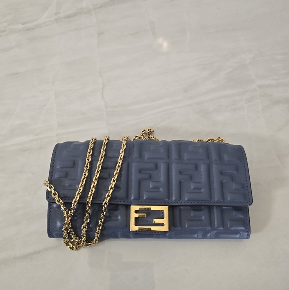 FENDI BLUE NAPPA LEATHER FF LOGO CHAIN WALLET BAGUETTE CROSSBODY BAG - Picture 1 of 15